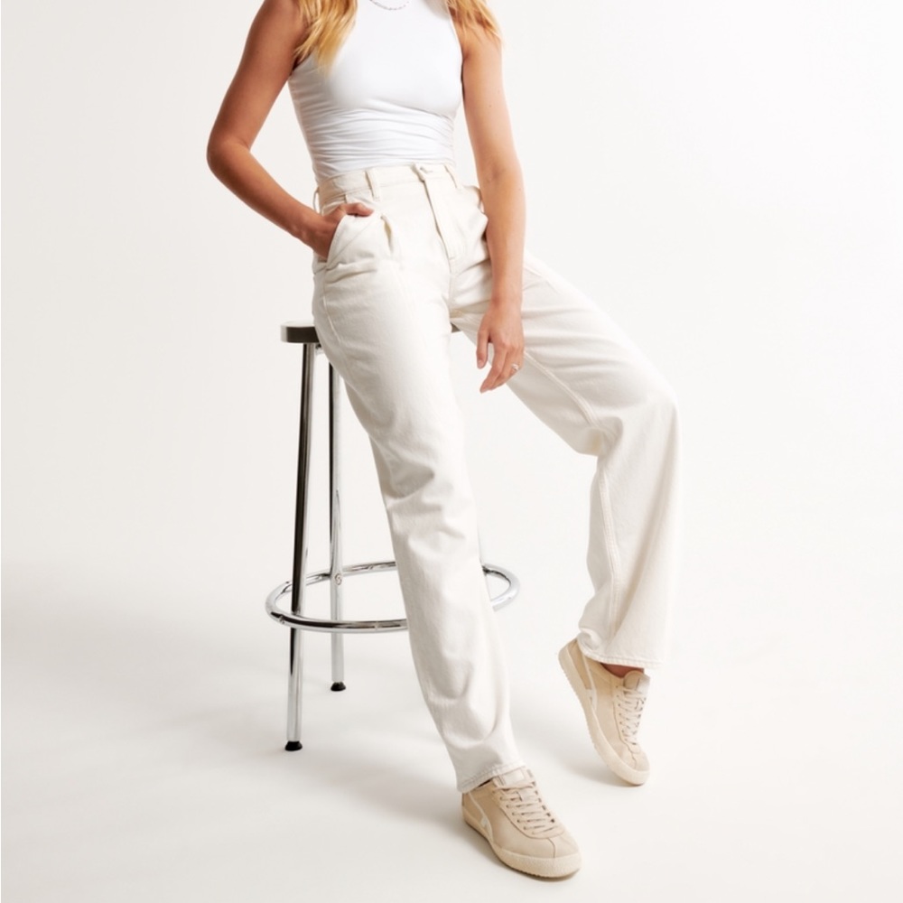NWT Abercrombie High Rise Loose Jean
